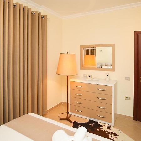 Tafa Deluxe Apartment Vlorë Esterno foto