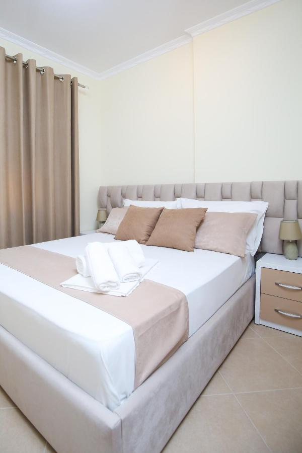 Tafa Deluxe Apartment Vlorë Esterno foto