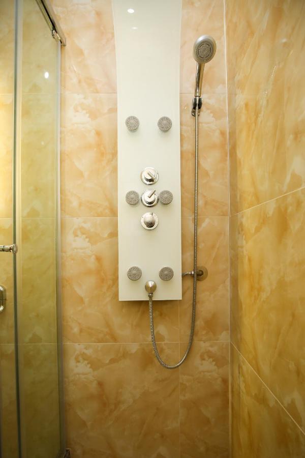 Tafa Deluxe Apartment Vlorë Esterno foto