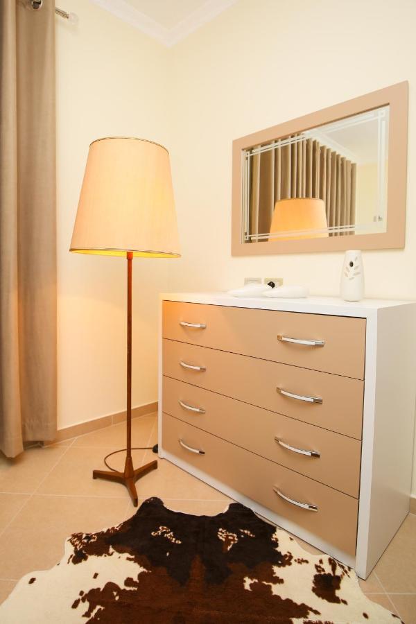 Tafa Deluxe Apartment Vlorë Esterno foto